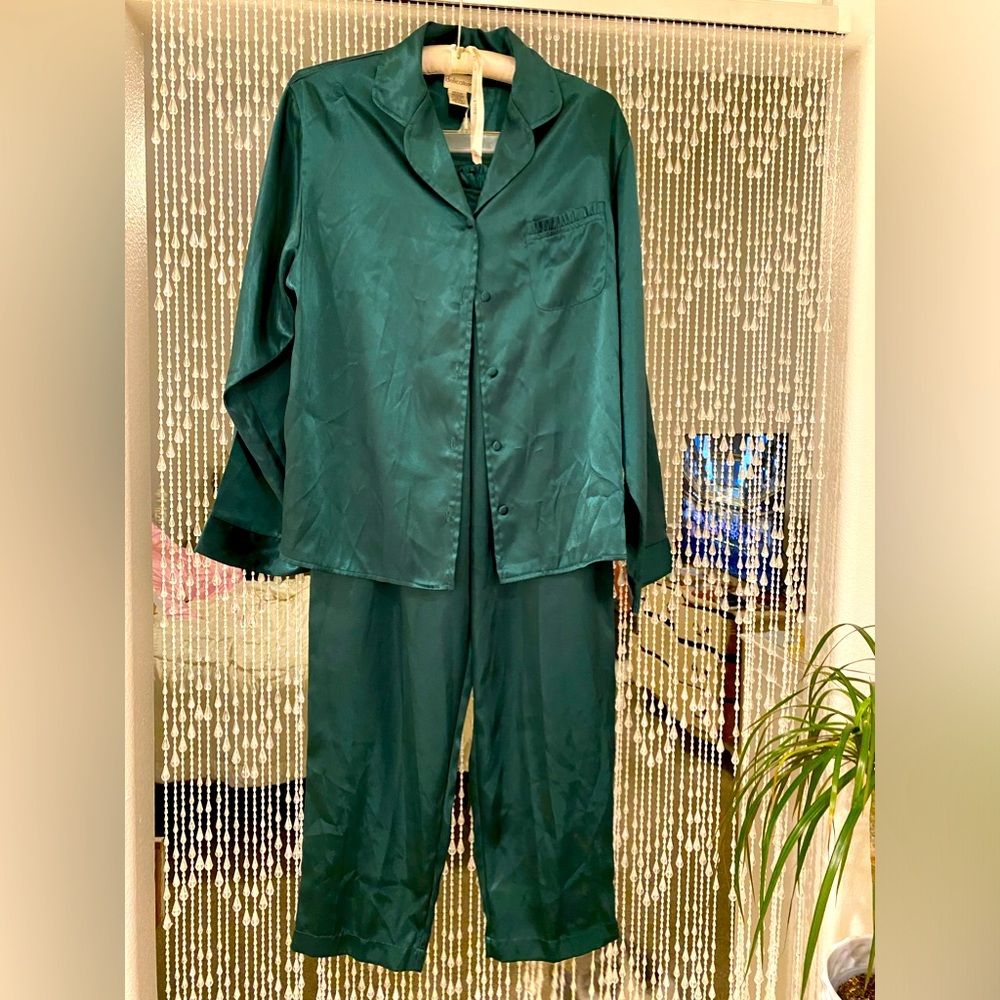 DELICATES PAJAMAS NWOT
